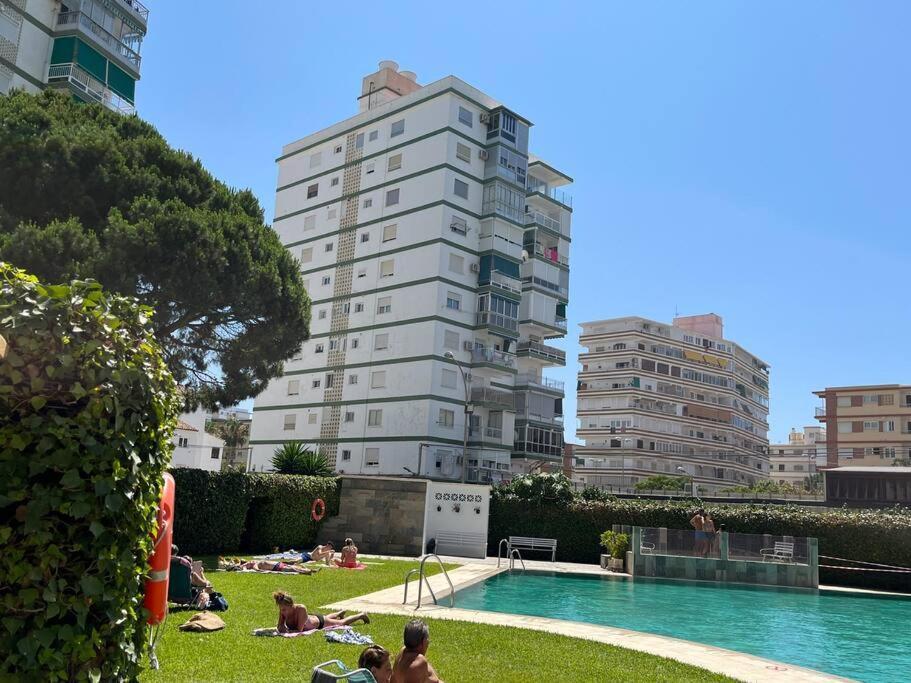 Apartamento Ginebra Torre Del Mar Esterno foto